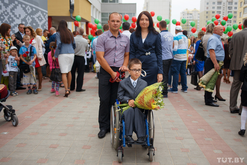 Арсений с родителями три года назад. Фото: Дмитрий Брушко, TUT.BY