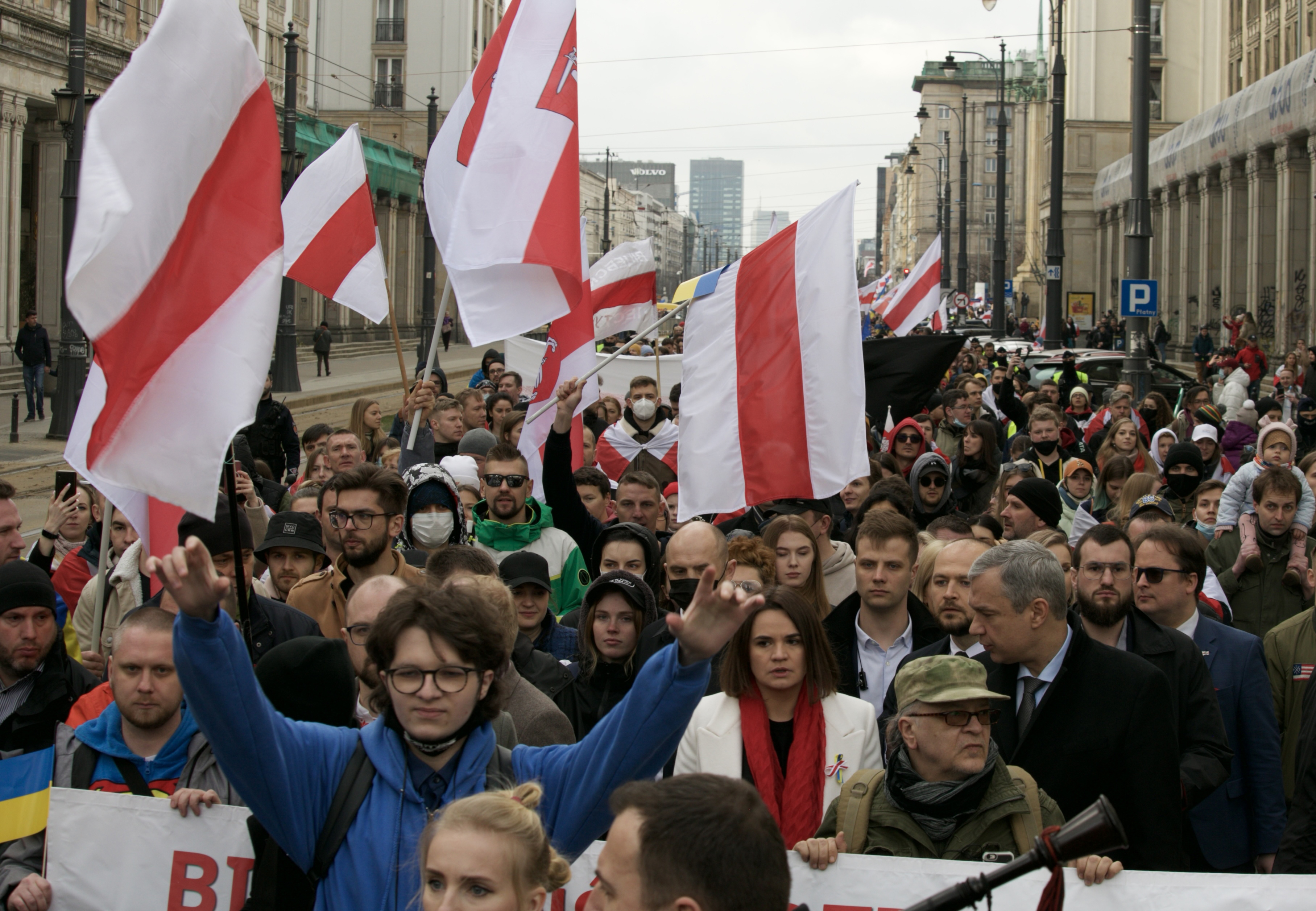 Светлана Тихановская во время антивоенного марша в честь Дня Воли в Варшаве. Фото: BELSAT