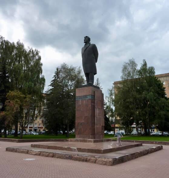 Памятник М. Калинину до реставрации, фото: Анна Касьян