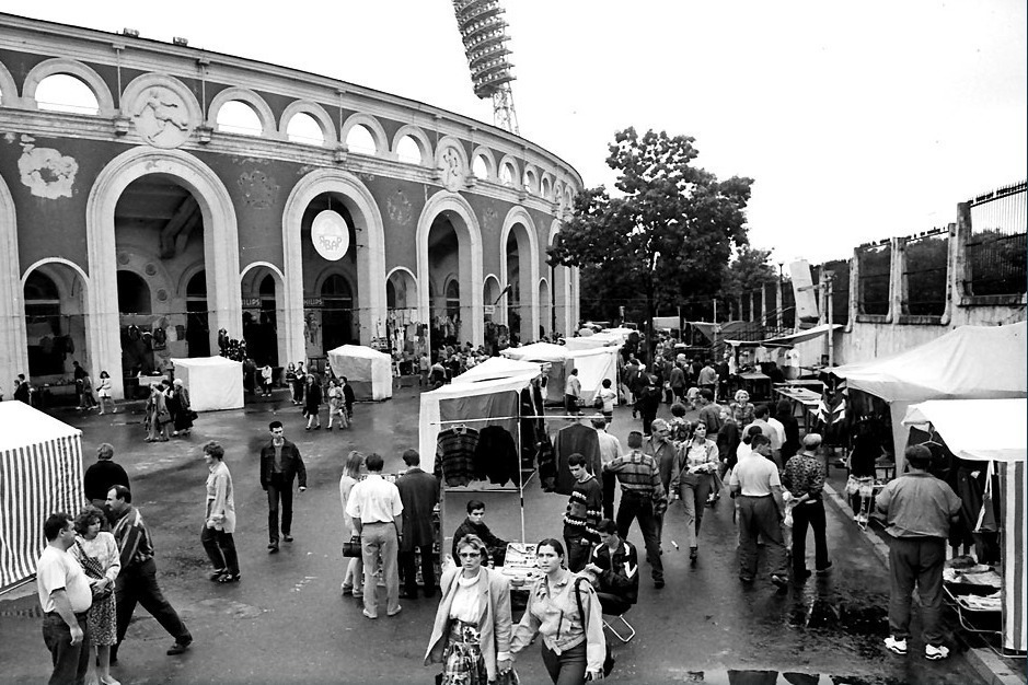 Рынок на "Динамо", 1996 год. Фото: А. Толочко, БелТА