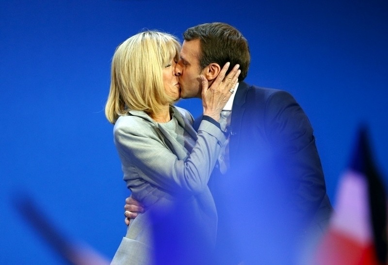 Президент Франции Эммануэль Макрон и его жена Бриджит. Фото: AP