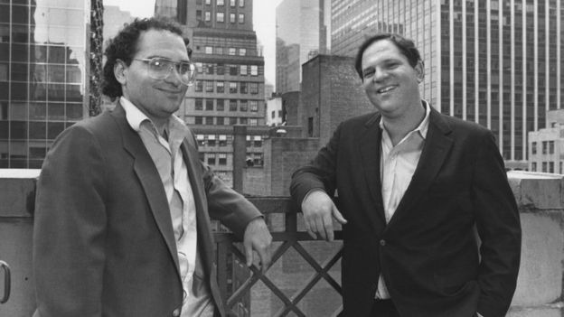 Боб и Харви Вайнштейны в Нью-Йорке, апрель 1989 года. Киностудия Miramax уже существует 10 лет и успешно борется с крупными студиями, поддерживая независимый кинематограф. 