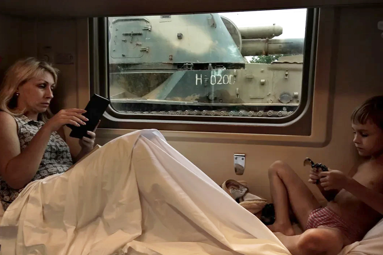 фото голая девушка в купе поезда фото 59